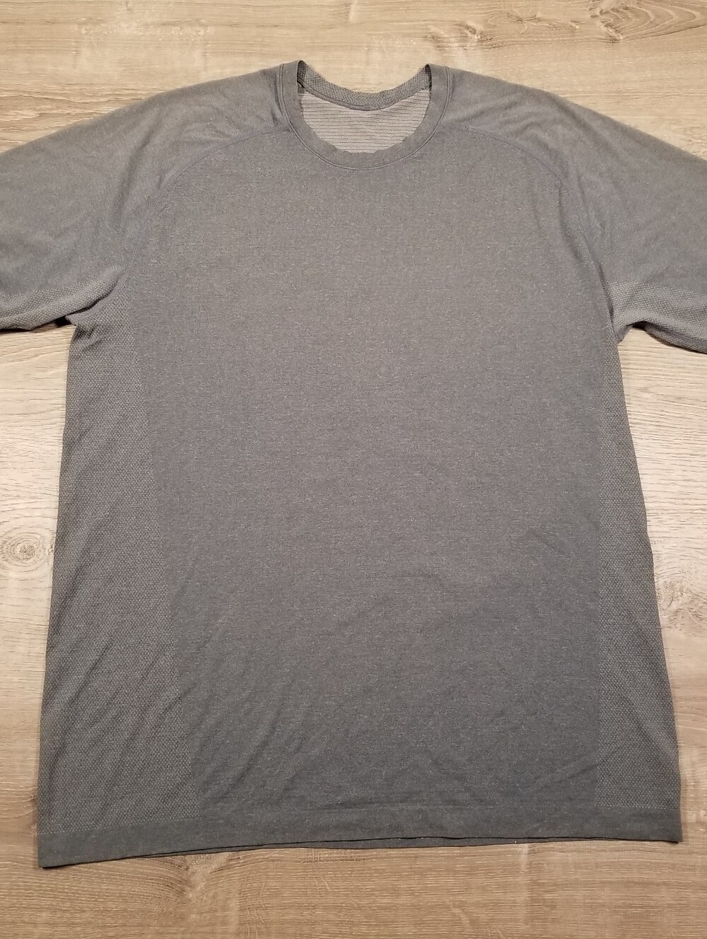 Lululemon Metal Vent Tech T Shirt Mens XL Gray Short Sleeve Athletic Active Gym